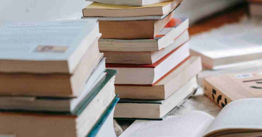 ESCRITORES DE LA HISPANOSFERA