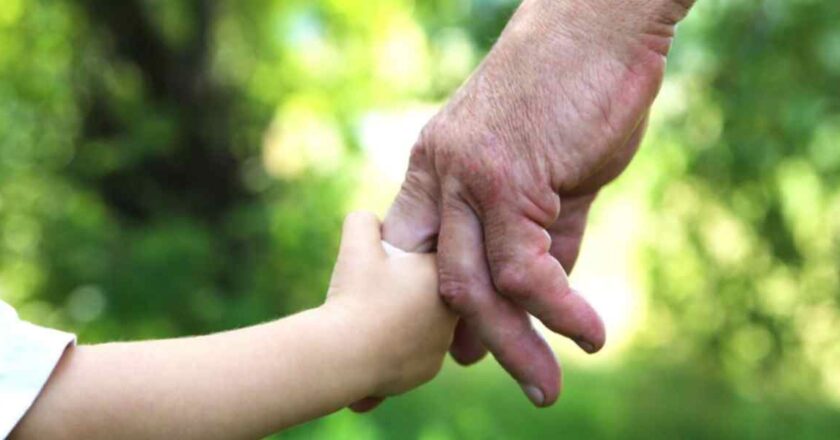 Sabiduría que trasciende: cómo los mayores enriquecen la educación 