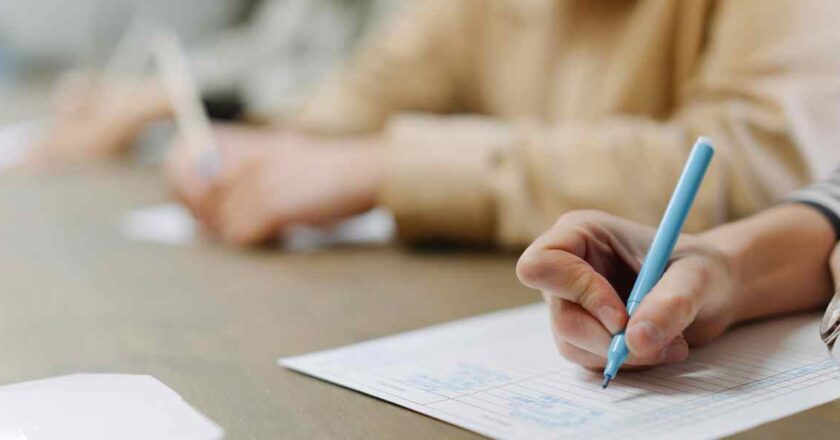 Escritura creativa ≠ Caligrafía ≠ Sintaxis ≠ Morfología ≠ Ortografía